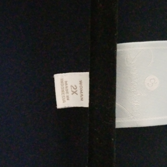 Top - Picture 3 of 5